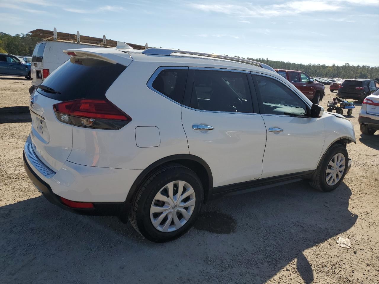 2017 Nissan Rogue VIN JN8AT2MT6HW143365 Copart auction photo, front end damage thumbnail 3