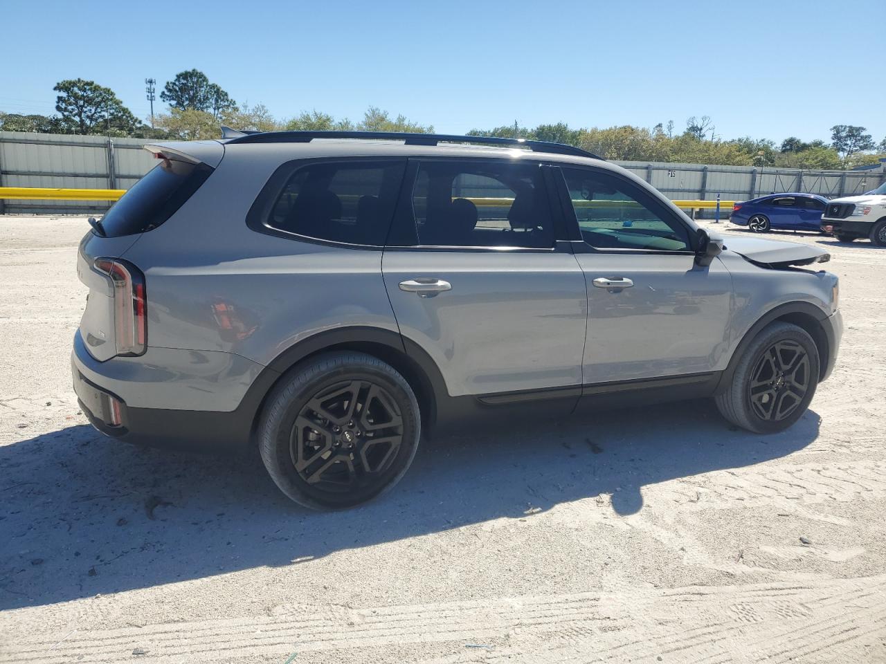 2024 KIA Telluride VIN 5XYP3DGC7RG429690 Copart auction photo, front end damage thumbnail 3