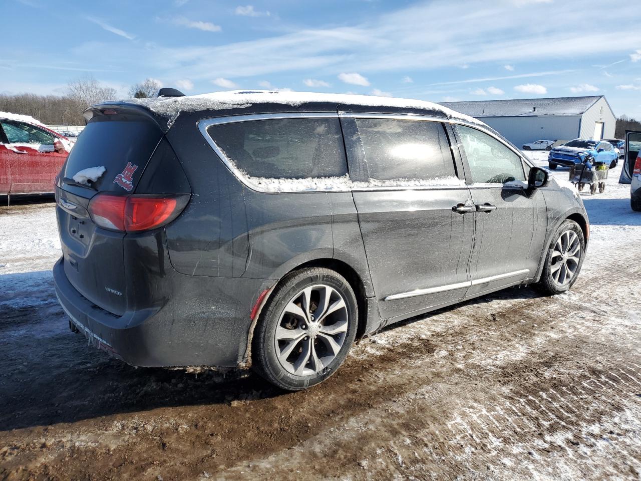 2017 Chrysler Pacifica VIN 2C4RC1GG5HR627530 Copart auction photo, front end damage thumbnail 3