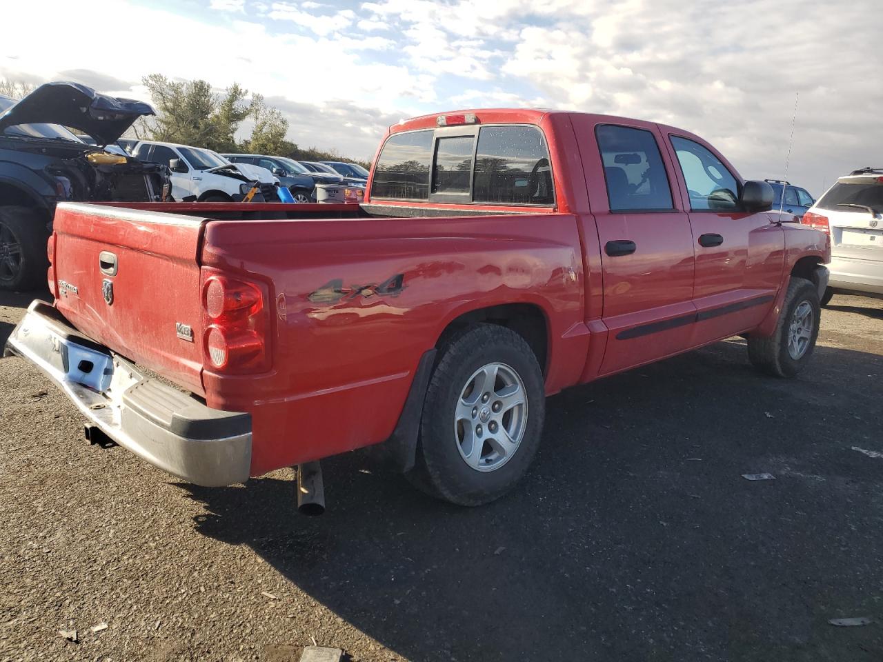 2005 Dodge Dakota VIN 1D7HW48NX5S342551 Copart auction photo, rear end damage thumbnail 3