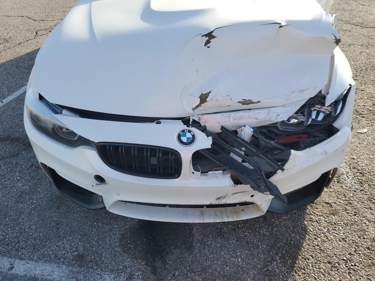 2019 BMW M4 VIN WBS4Y9C51KAG67562 Copart auction photo, front end / minor dent/scratches damage thumbnail 11