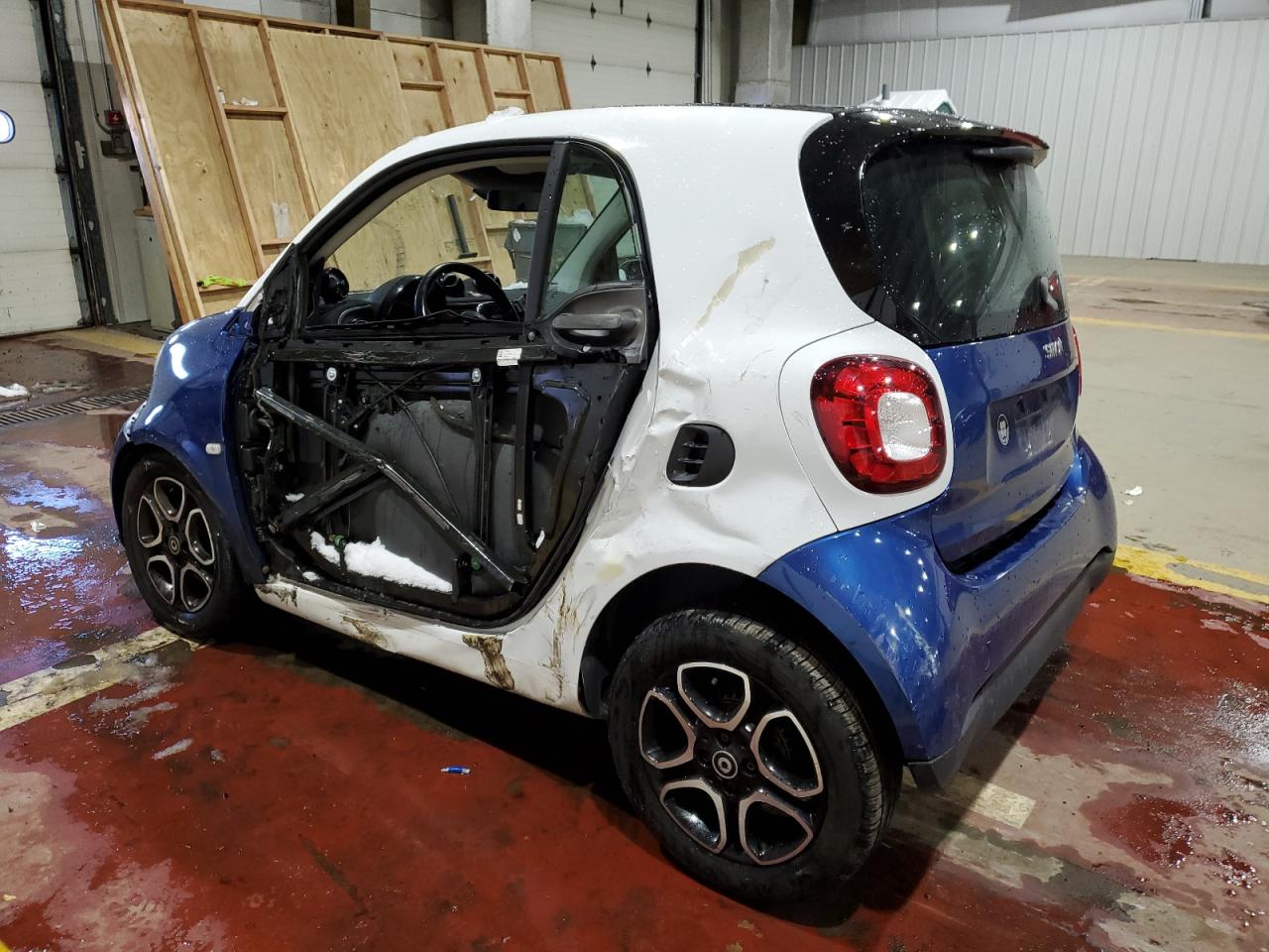 2016 Smart Fortwo VIN WMEFJ5DA0GK075501 Copart auction photo, all over damage thumbnail 2