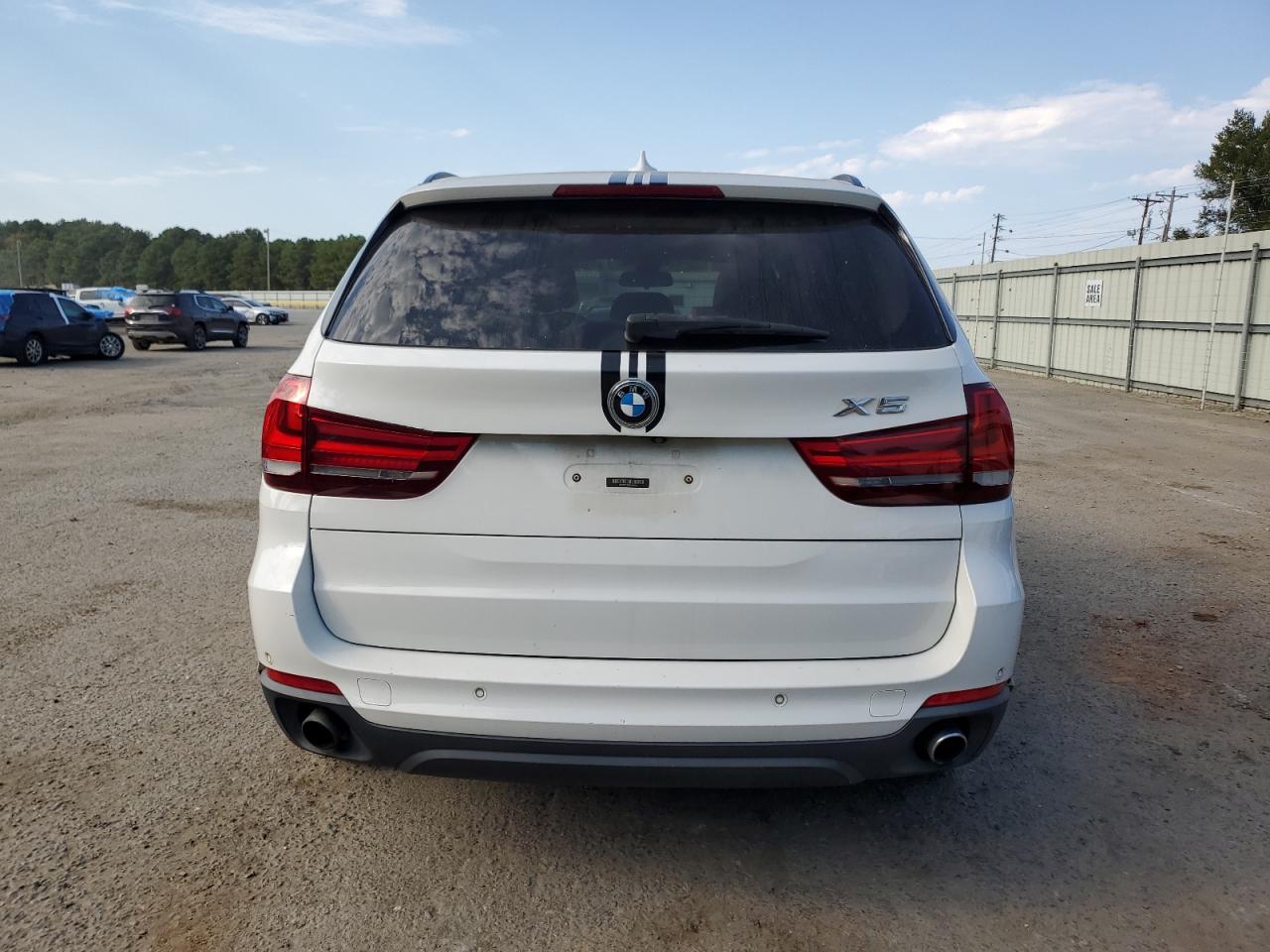 2015 BMW X5 VIN 5UXKR2C56F0H38767 Copart auction photo, water/flood / minor dent/scratches damage thumbnail 6