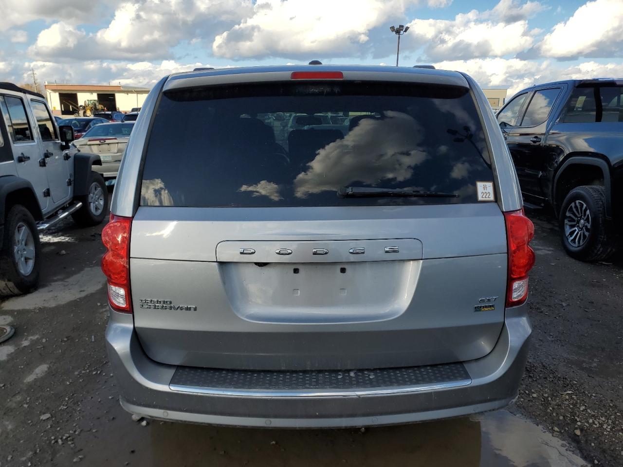 2017 Dodge Caravan VIN 2C4RDGCGXHR745983 Copart auction photo, front end / minor dent/scratches damage thumbnail 6