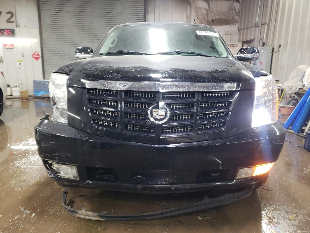 2011 Cadillac Escalade VIN 1GYS4AEF2BR263664 Copart auction photo, front end / side damage thumbnail 5