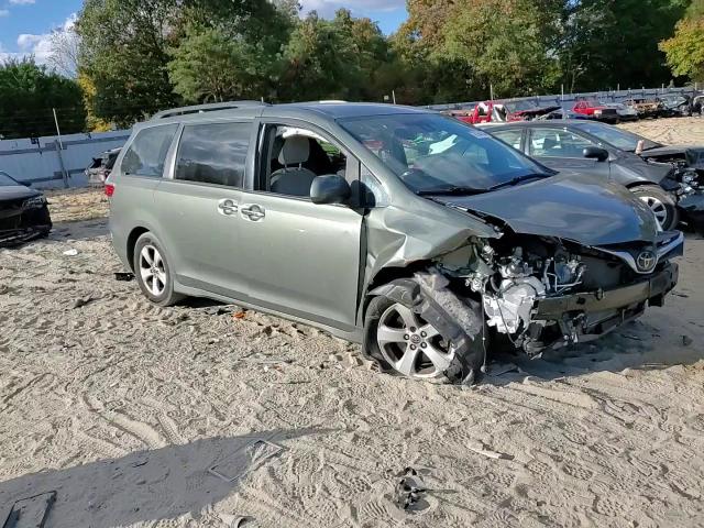 2020 Toyota Sienna VIN 5TDKZ3DC6LS032957 Copart auction photo, front end / minor dent/scratches damage thumbnail 12
