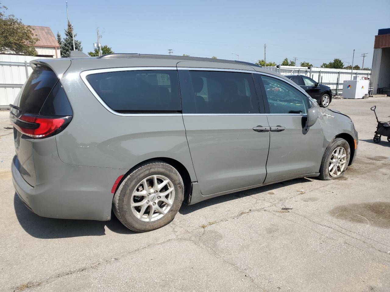 2022 Chrysler Pacifica VIN 2C4RC1BG5NR128410 Copart auction photo, all over damage thumbnail 3