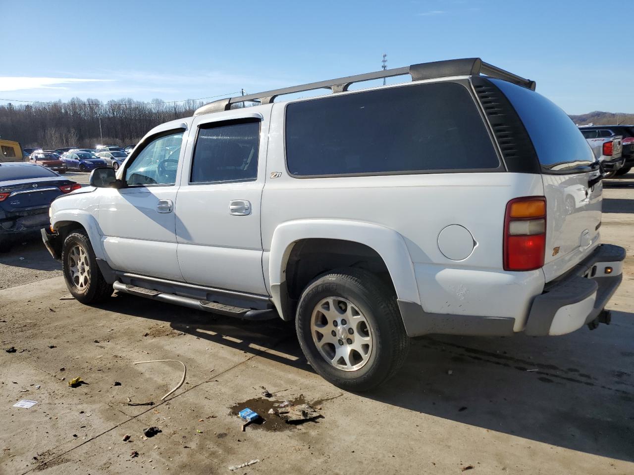 2002 Chevrolet Suburban VIN 3GNFK16Z92G267367 Copart auction photo, front end damage thumbnail 2