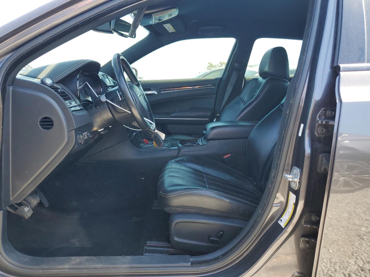2019 Chrysler 300 VIN 2C3CCABG8KH566026 Copart auction photo, front end / side damage thumbnail 7