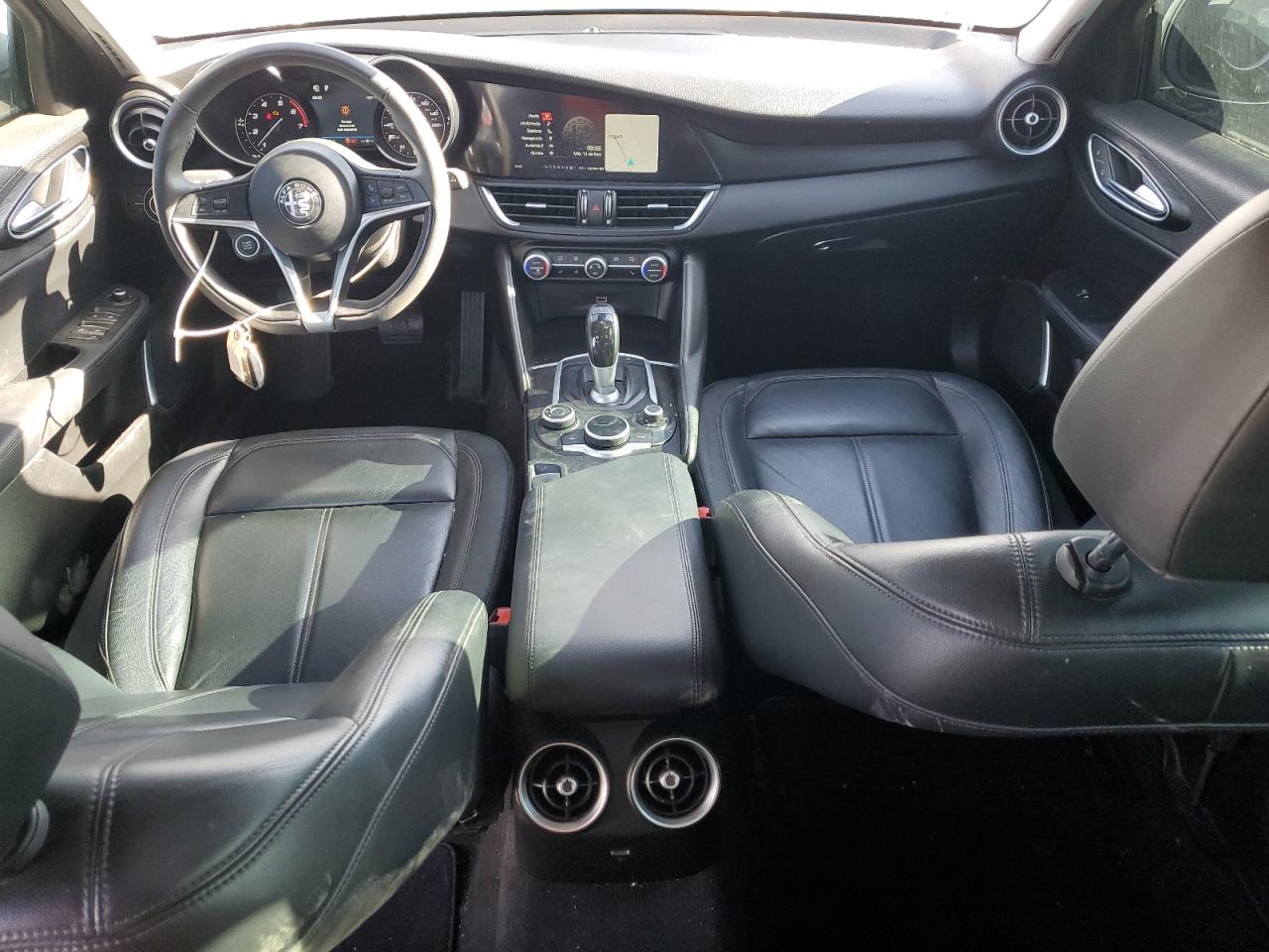 2018 Alfa Romeo Giulia VIN ZARFAEBN3J7566343 Copart auction photo, front end / side damage thumbnail 8