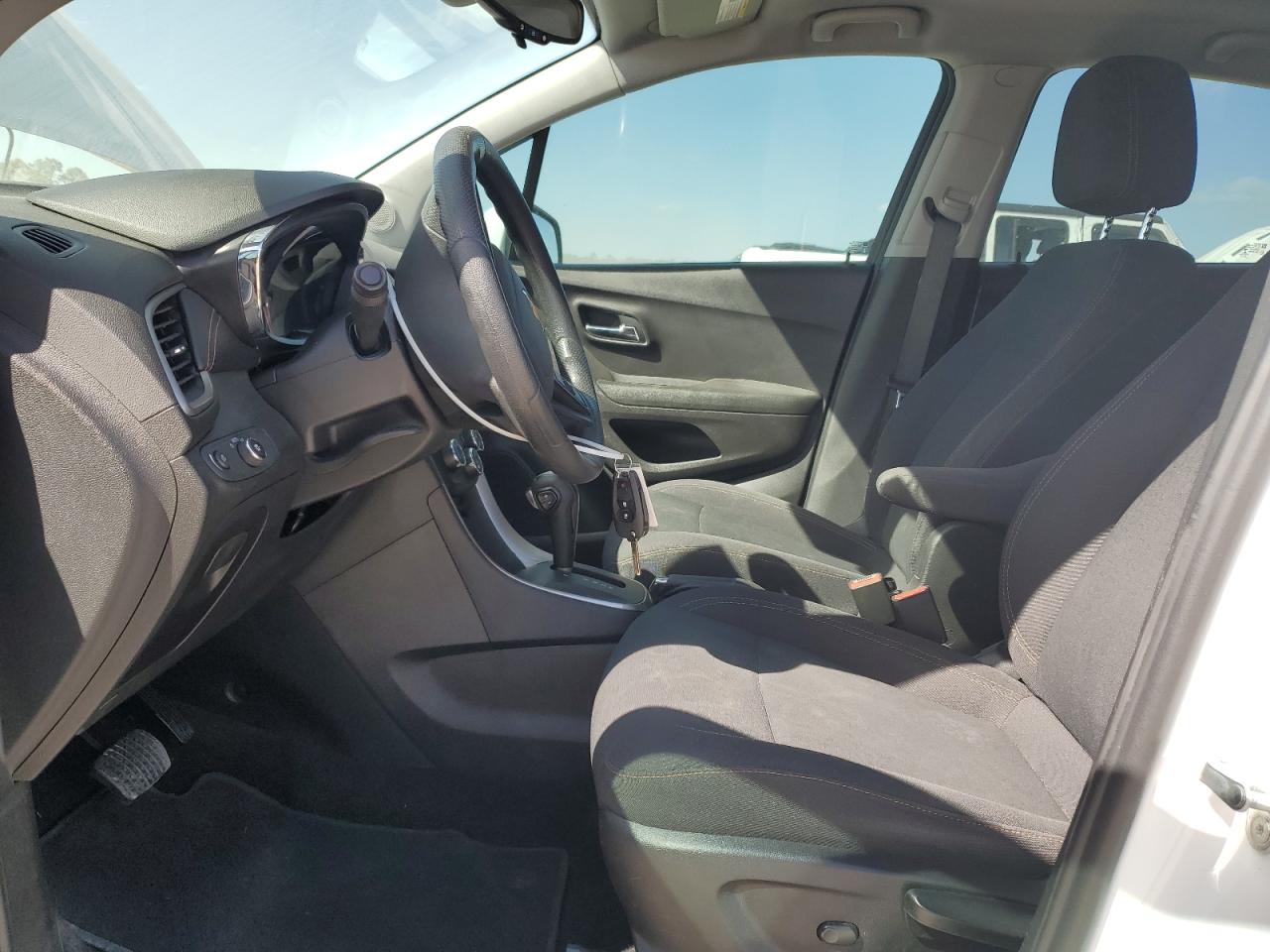 2020 Chevrolet Trax VIN 3GNCJKSB7LL307068 Copart auction photo, rear end / minor dent/scratches damage thumbnail 7