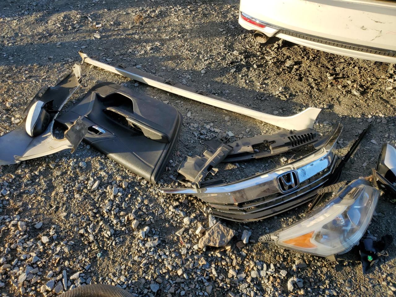 2017 Honda Accord VIN 1HGCR2F5XHA063776 Copart auction photo, front end damage thumbnail 12