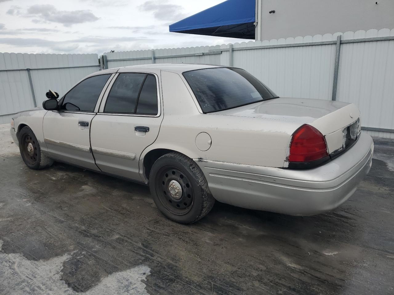 2010 Ford Crown Victoria VIN 2FABP7BV1AX118041 Copart auction photo, minor dent/scratches damage thumbnail 2