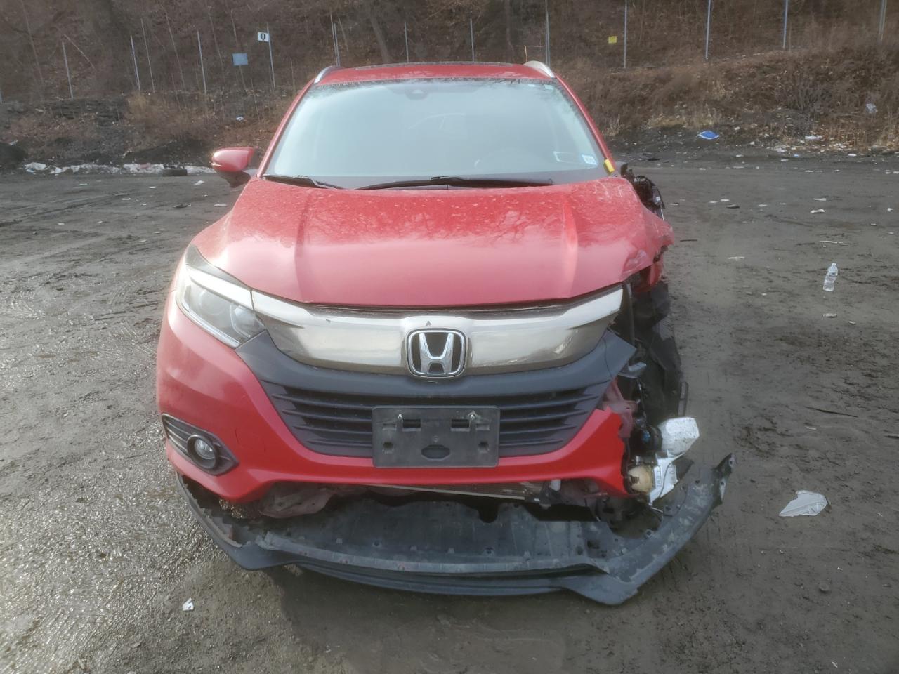 2020 Honda HR-V VIN 3CZRU5H57LM714583 Copart auction photo, front end / minor dent/scratches damage thumbnail 5