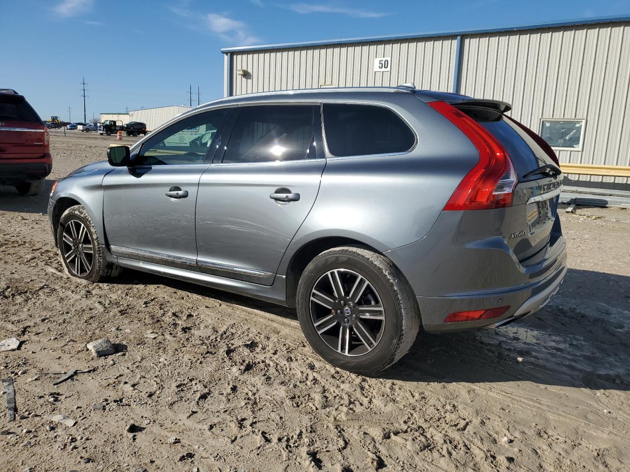 2017 Volvo XC60 VIN YV440MDR1H2226045 Copart auction photo, front end damage thumbnail 2