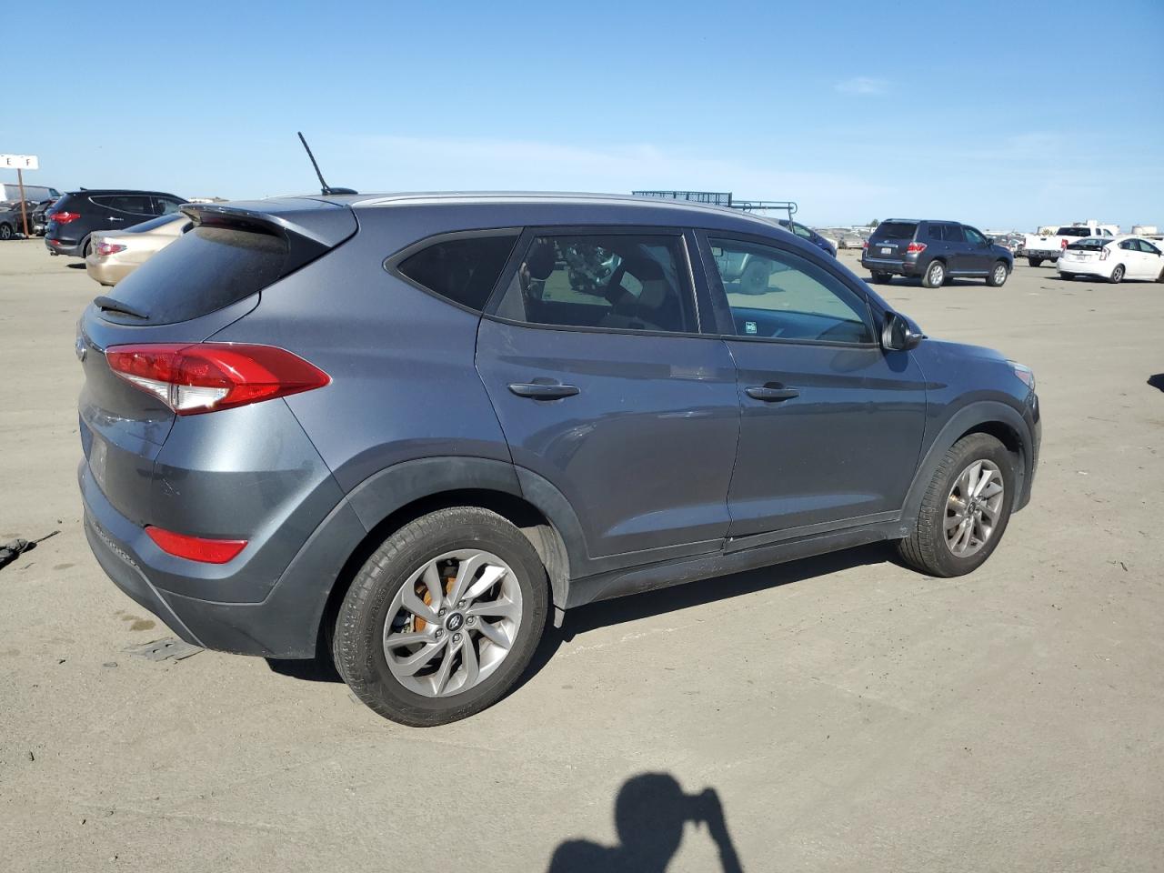 2016 Hyundai Tucson VIN KM8J33A49GU059271 Copart auction photo, minor dent/scratches damage thumbnail 3