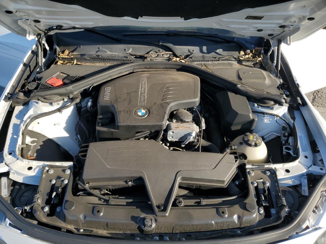 2015 BMW 3er VIN WBA3C1C51FK122717 Copart auction photo, front end / side damage thumbnail 12