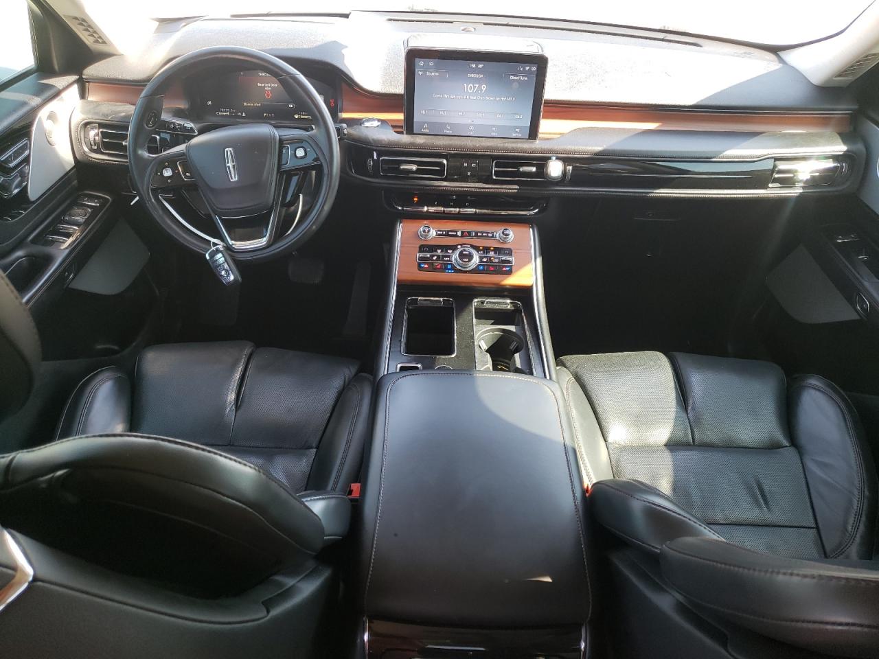 2020 Lincoln Aviator VIN 5LM5J7XC8LGL22305 Copart auction photo, rear end damage thumbnail 8