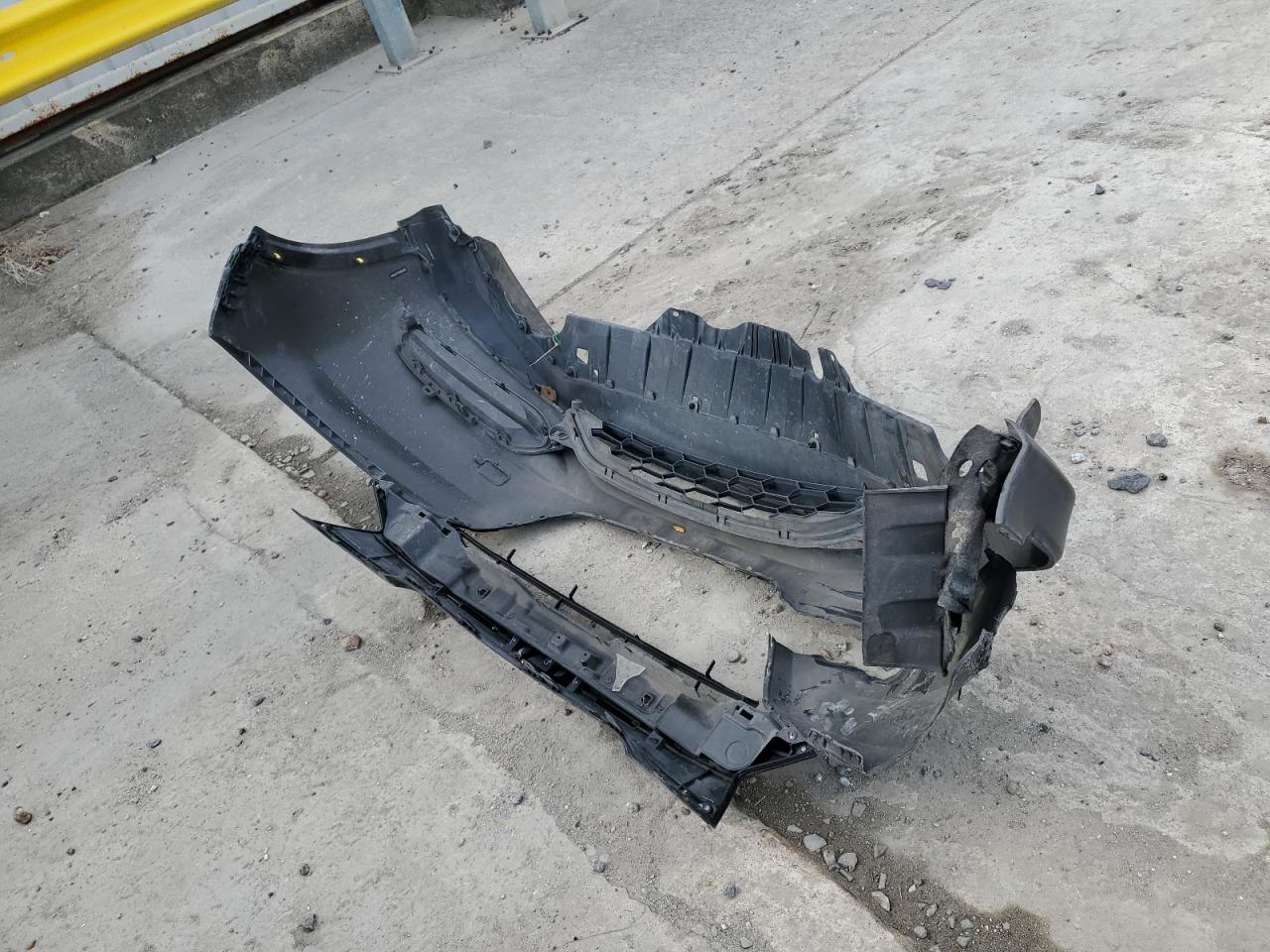 2018 Honda HR-V VIN 3CZRU5H35JG704824 Copart auction photo, frame damage / front end damage thumbnail 12