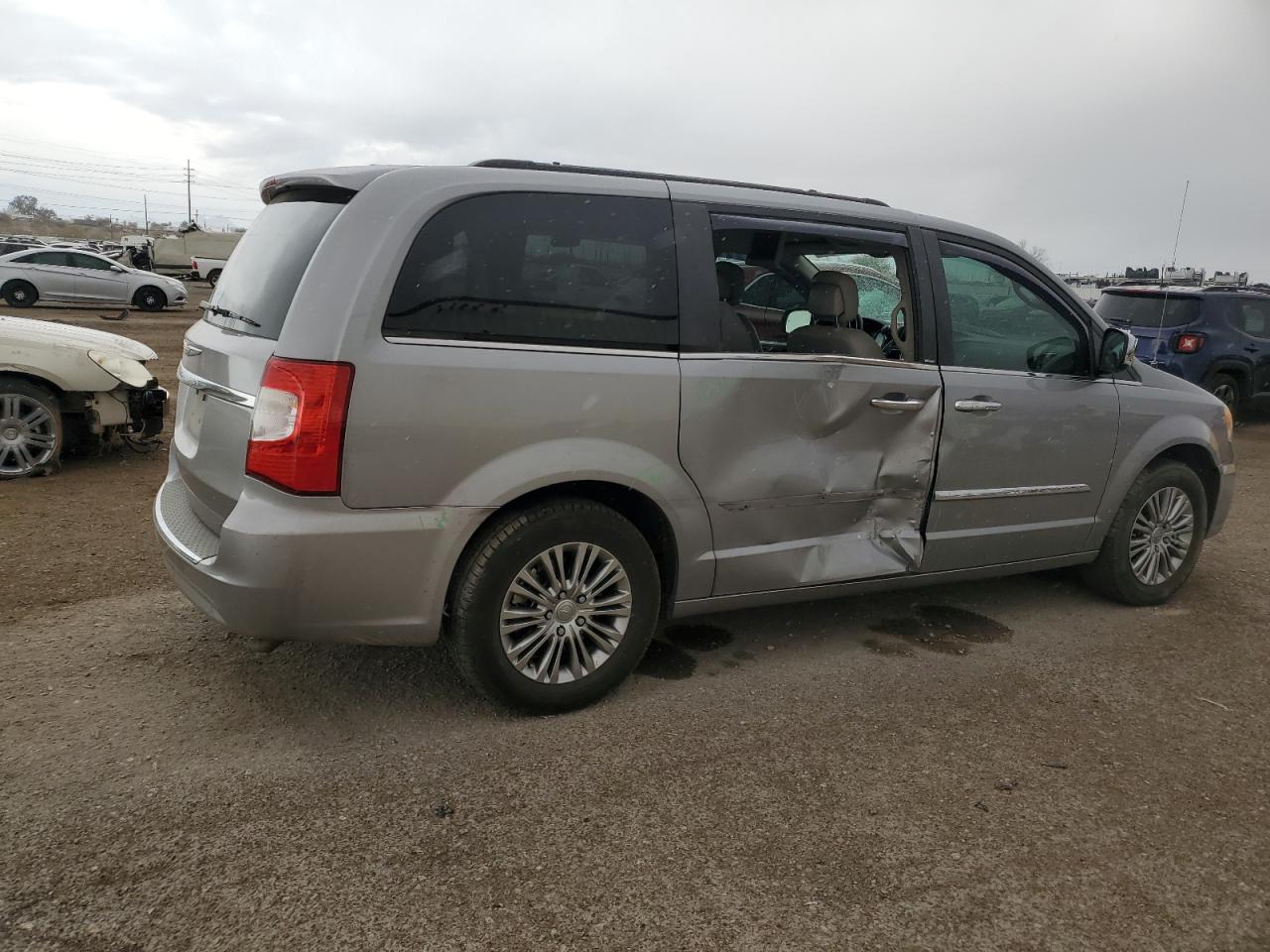 2013 Chrysler Town & Country VIN 2C4RC1CG9DR653225 Copart auction photo, side damage thumbnail 3