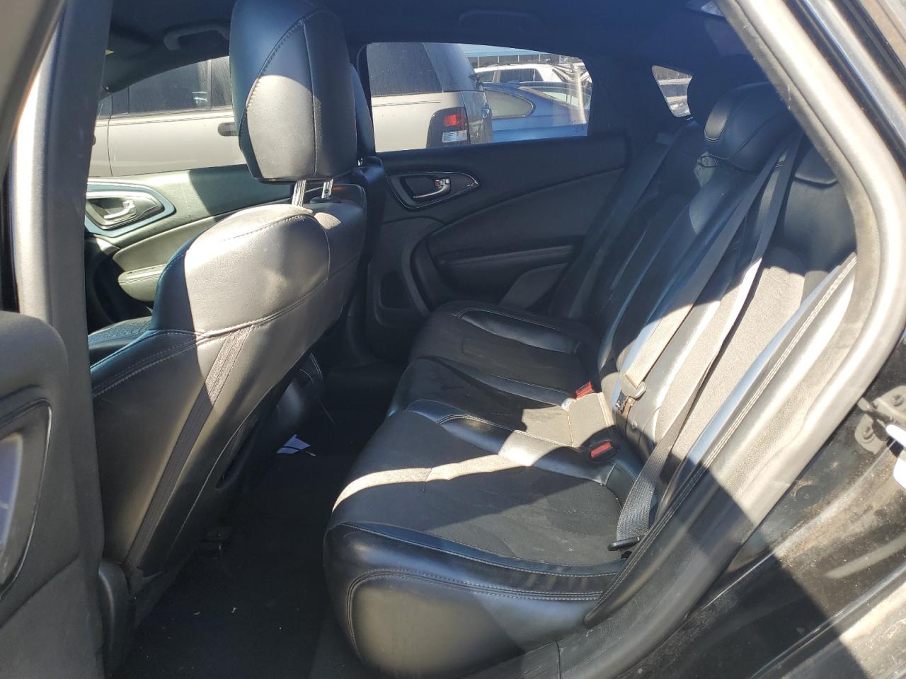 2015 Chrysler 200 VIN 1C3CCCBB1FN617802 Copart auction photo, side damage thumbnail 10