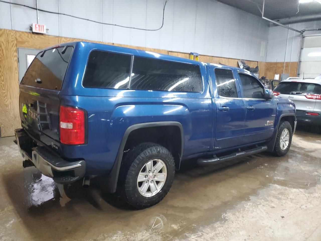 2017 GMC Sierra VIN 1GTV2MEC1HZ200287 Copart auction photo, front end / minor dent/scratches damage thumbnail 3