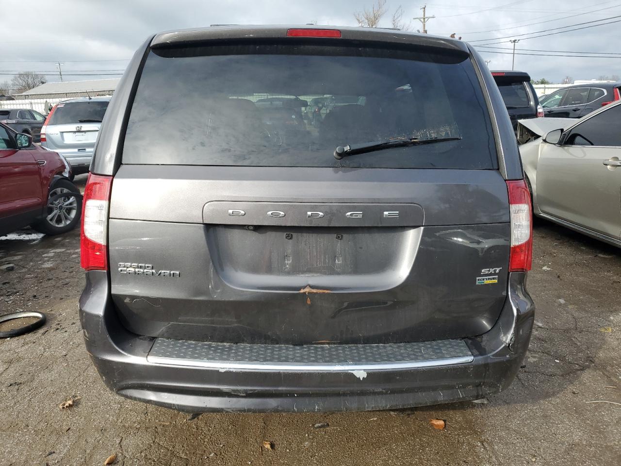 2018 Dodge Caravan VIN 2C4RDGCG4JR159558 Copart auction photo, vandalism damage thumbnail 6