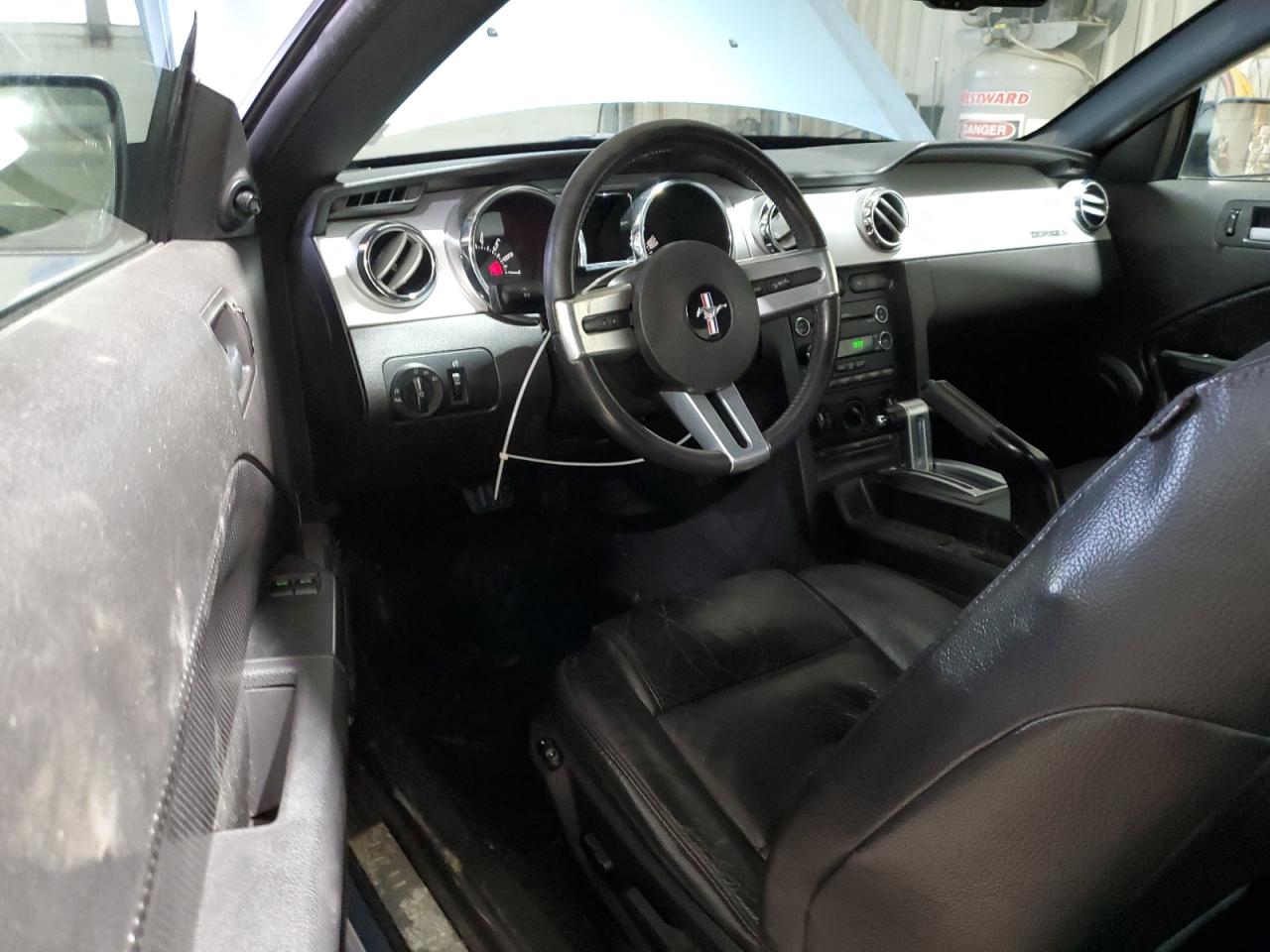 2008 Ford Mustang VIN 1ZVHT80NX85135471 Copart auction photo, mechanical / minor dent/scratches damage thumbnail 8