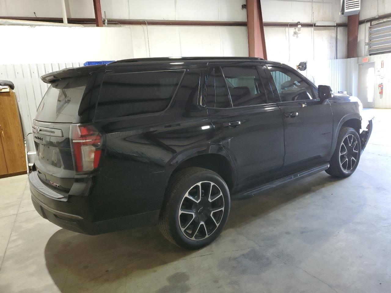 2022 Chevrolet Tahoe VIN 1GNSKRKD8NR100297 Copart auction photo, front end / minor dent/scratches damage thumbnail 3