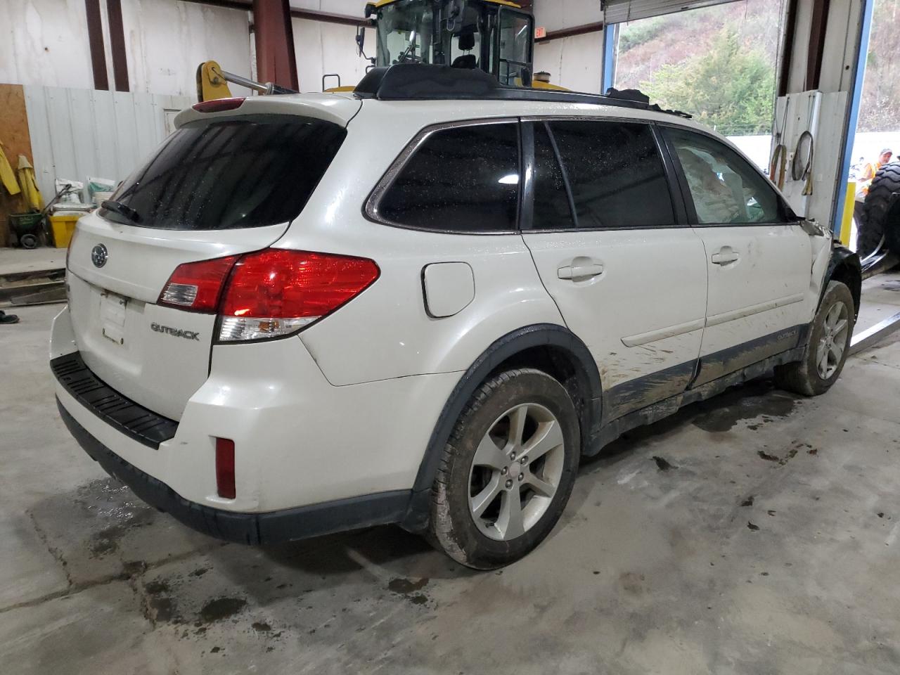 2014 Subaru Outback VIN 4S4BRCDC2E3317686 Copart auction photo, rollover damage thumbnail 3