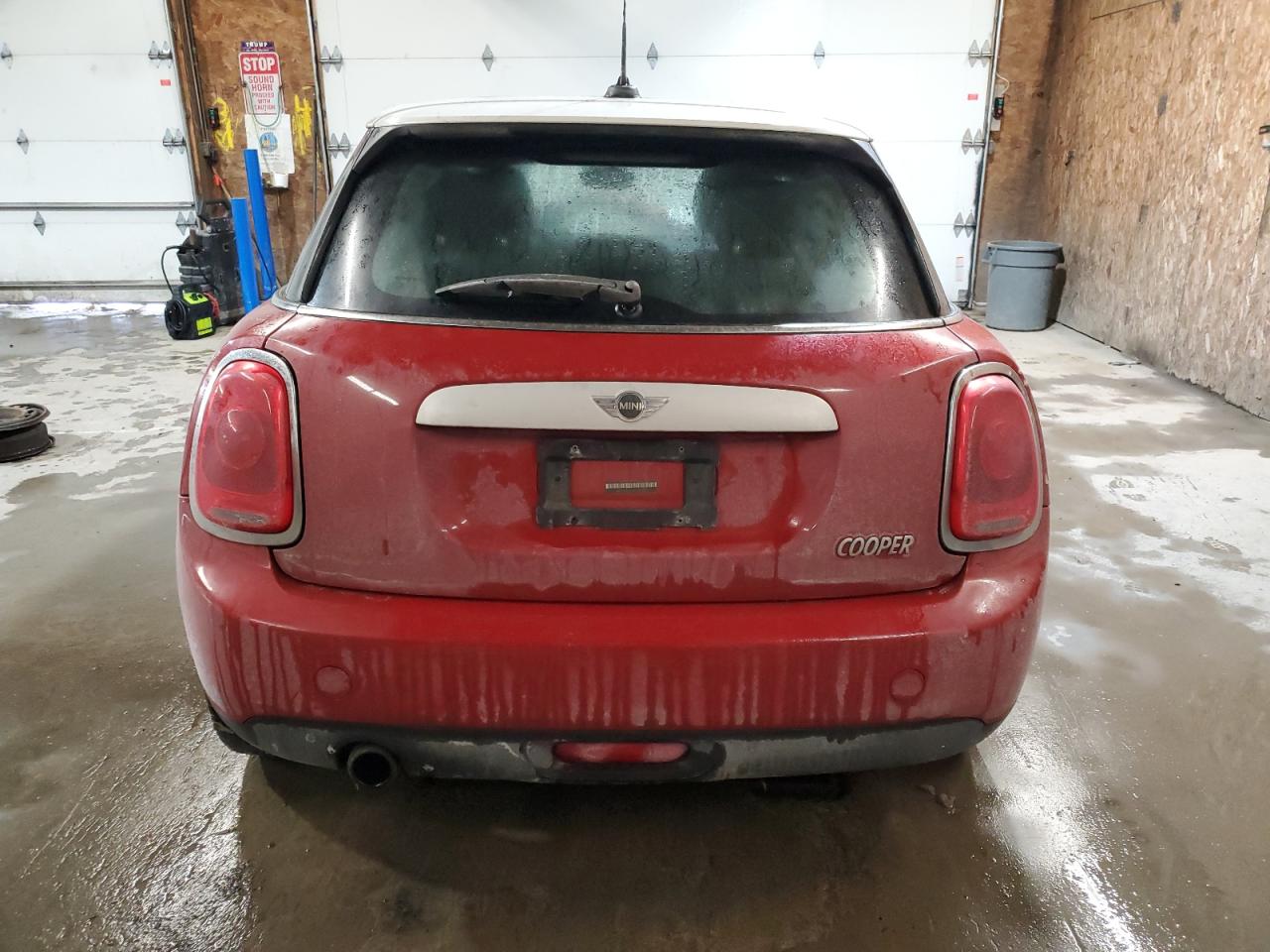 2015 MINI Cooper VIN WMWXS5C52FT831369 Copart auction photo, front end / side damage thumbnail 6