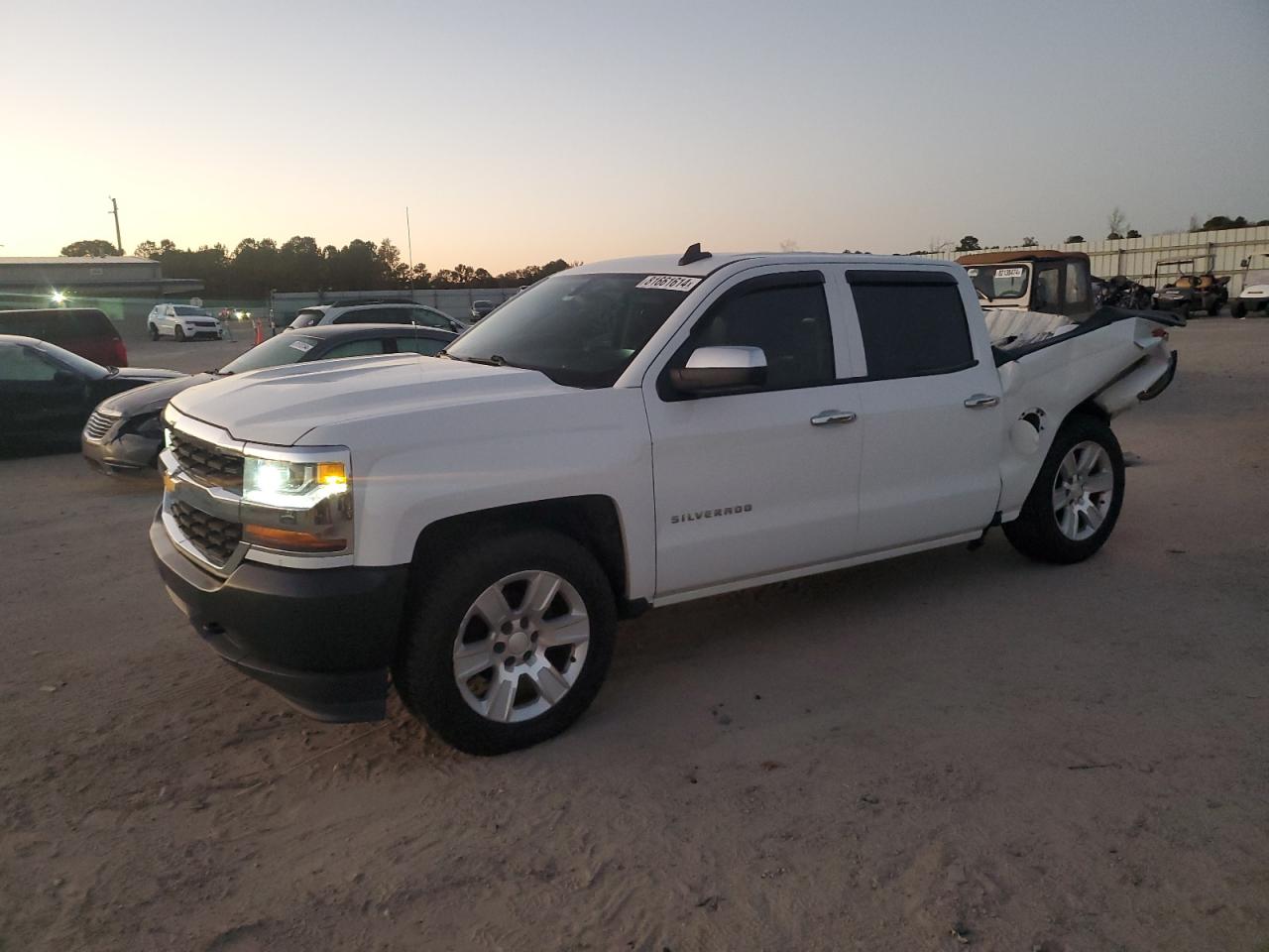 2018 Chevrolet Silverado VIN 3GCUKNEC2JG602813