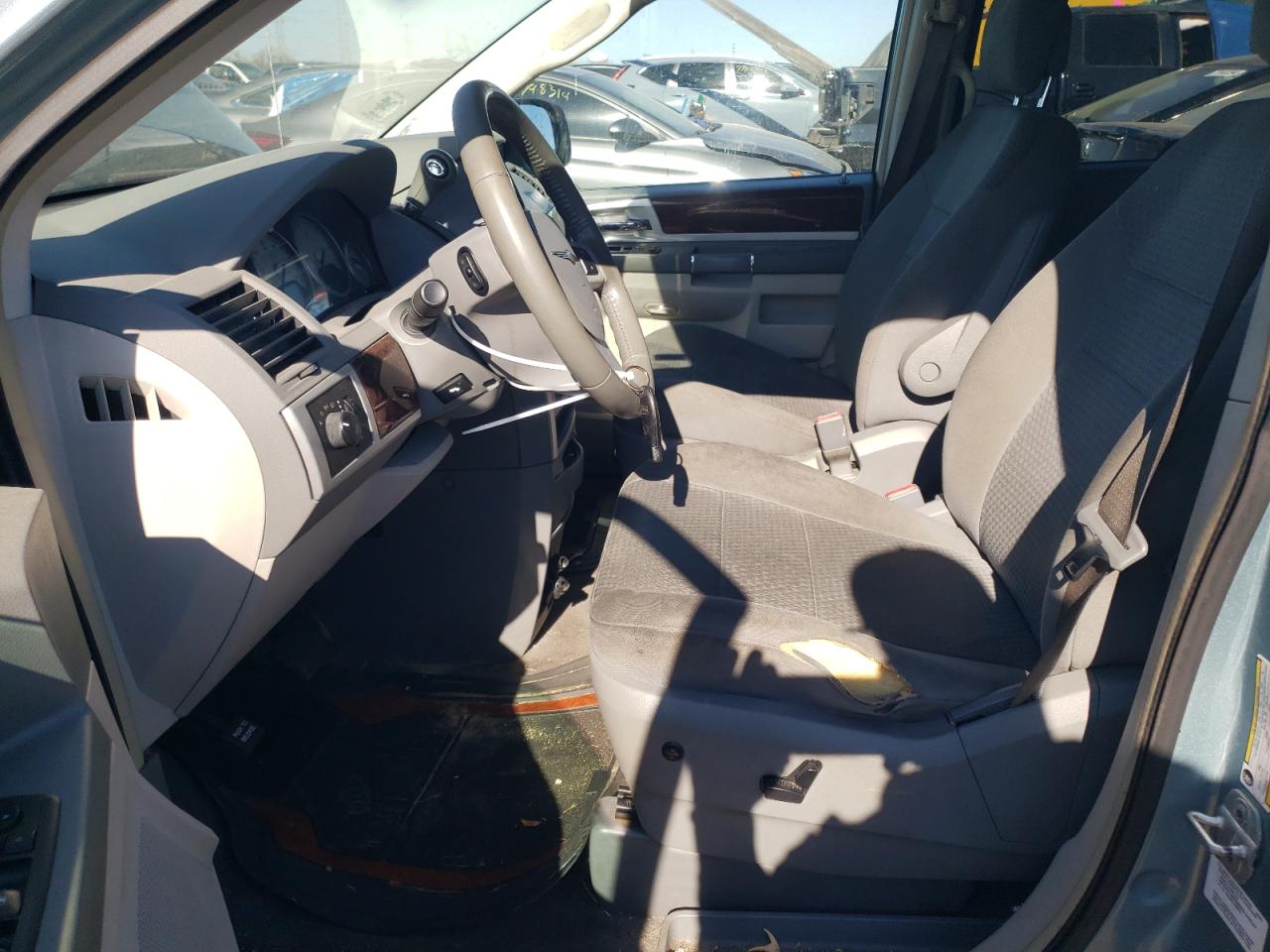 2010 Chrysler Town & Country VIN 2A4RR5D15AR381083 Copart auction photo, front end / minor dent/scratches damage thumbnail 7