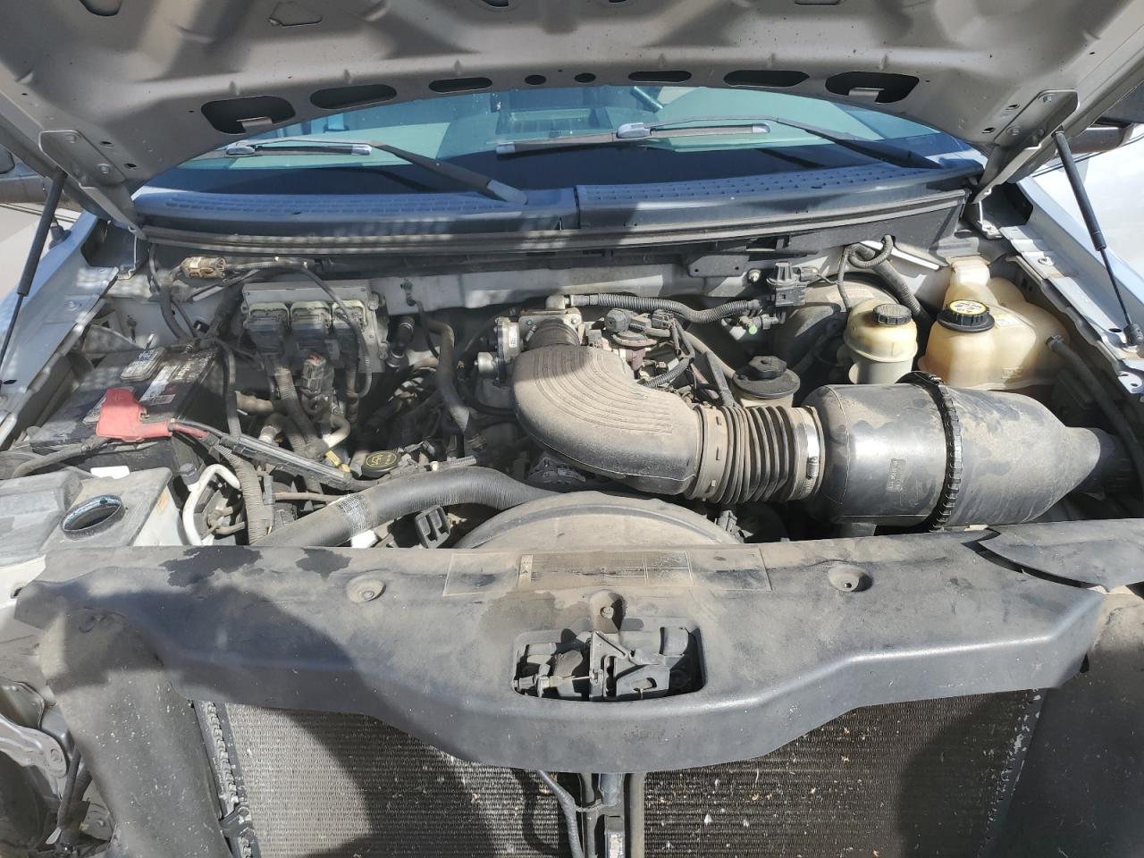 2005 Ford F-150 VIN 1FTRX12W75NB68657 Copart auction photo, front end damage thumbnail 11