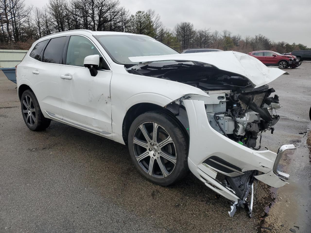 2021 Volvo XC60 VIN YV4102RL5M1716130 Copart auction photo, front end / minor dent/scratches damage thumbnail 4