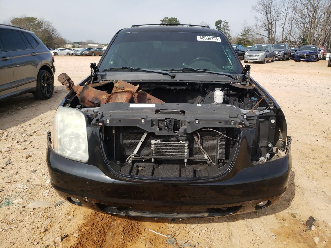2011 GMC Yukon VIN 1GKS2EEF3BR137742 Copart auction photo, vandalism damage thumbnail 5
