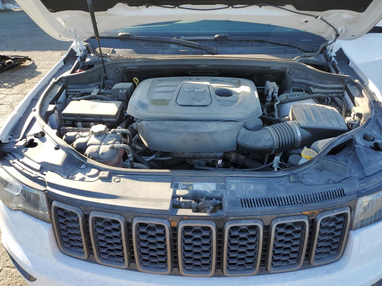 2017 Jeep Grand Cherokee VIN 1C4RJFAG9HC662608 Copart auction photo, all over damage thumbnail 13