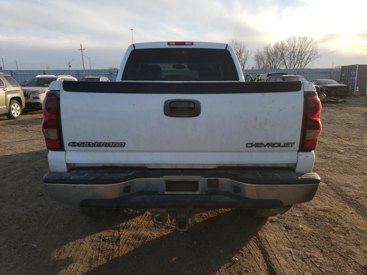 2004 Chevrolet Silverado VIN 1GCHK23264F247709 Copart auction photo, all over damage thumbnail 6