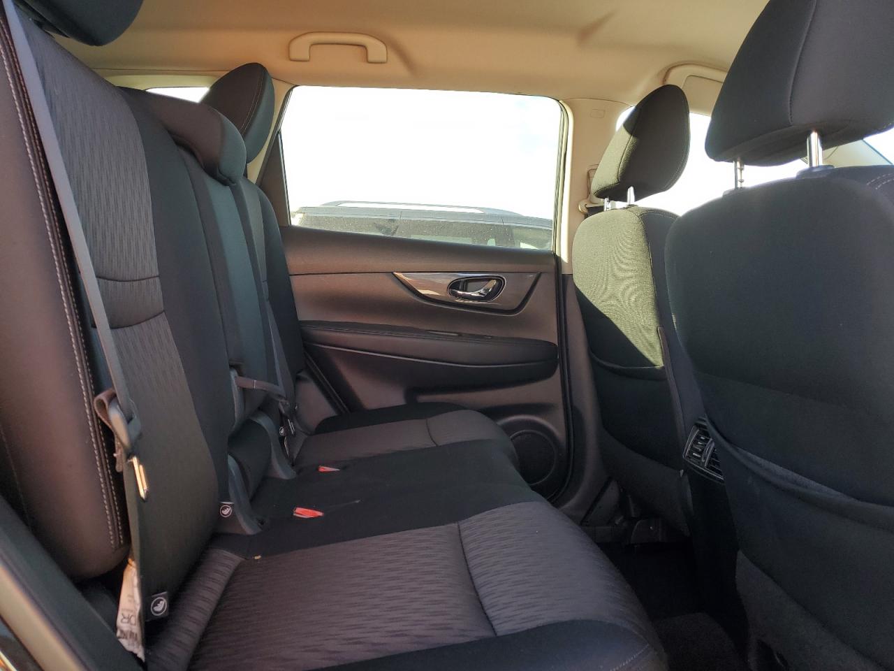 2017 Nissan Rogue VIN KNMAT2MT5HP599525 Copart auction photo, front end / minor dent/scratches damage thumbnail 11