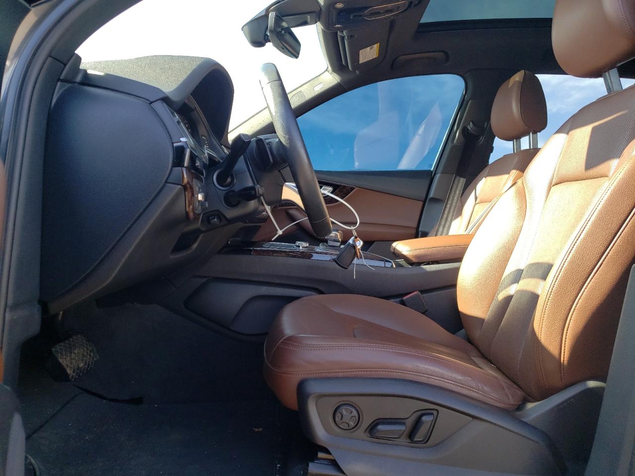 2019 Audi Q7 VIN WA1LAAF73KD045640 Copart auction photo, vandalism / minor dent/scratches damage thumbnail 7