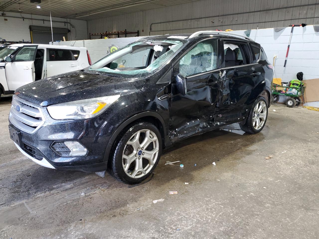 2017 Ford Escape VIN 1FMCU9J98HUC05746