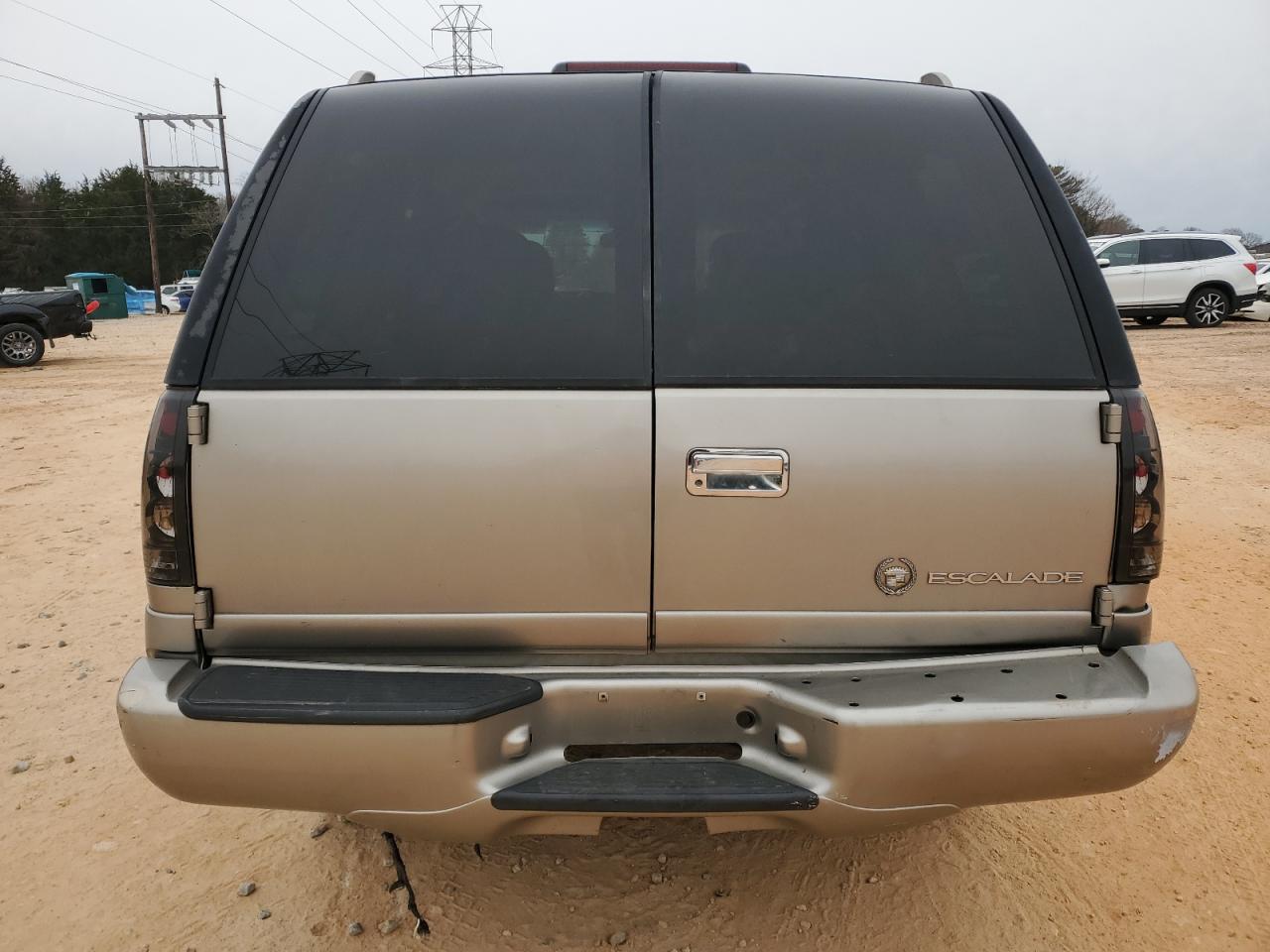 2000 Cadillac Escalade VIN 1GYEK63R9YR218680 Copart auction photo, all over damage thumbnail 6
