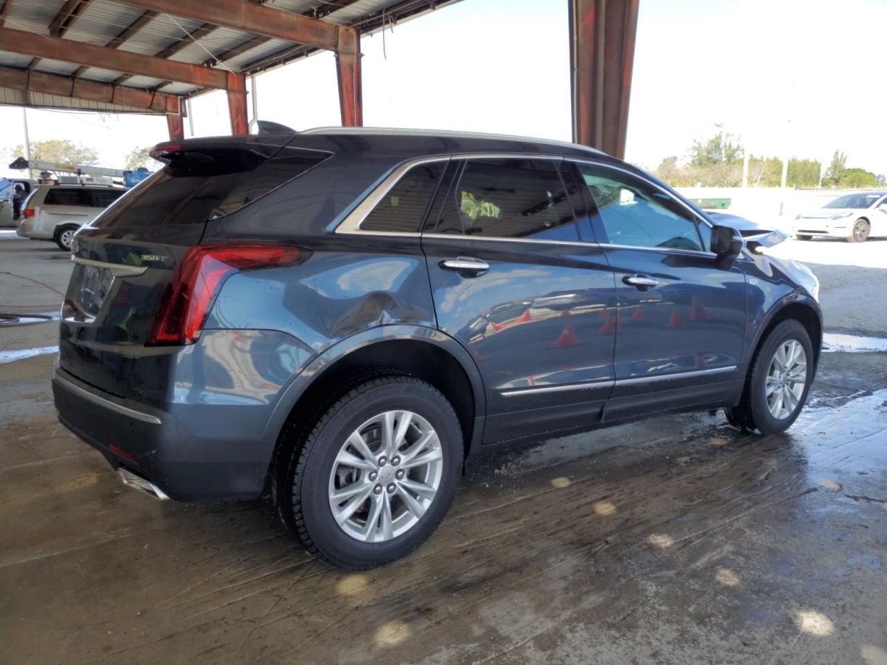 2021 Cadillac XT5 VIN 1GYKNAR45MZ111712 Copart auction photo, front end damage thumbnail 3