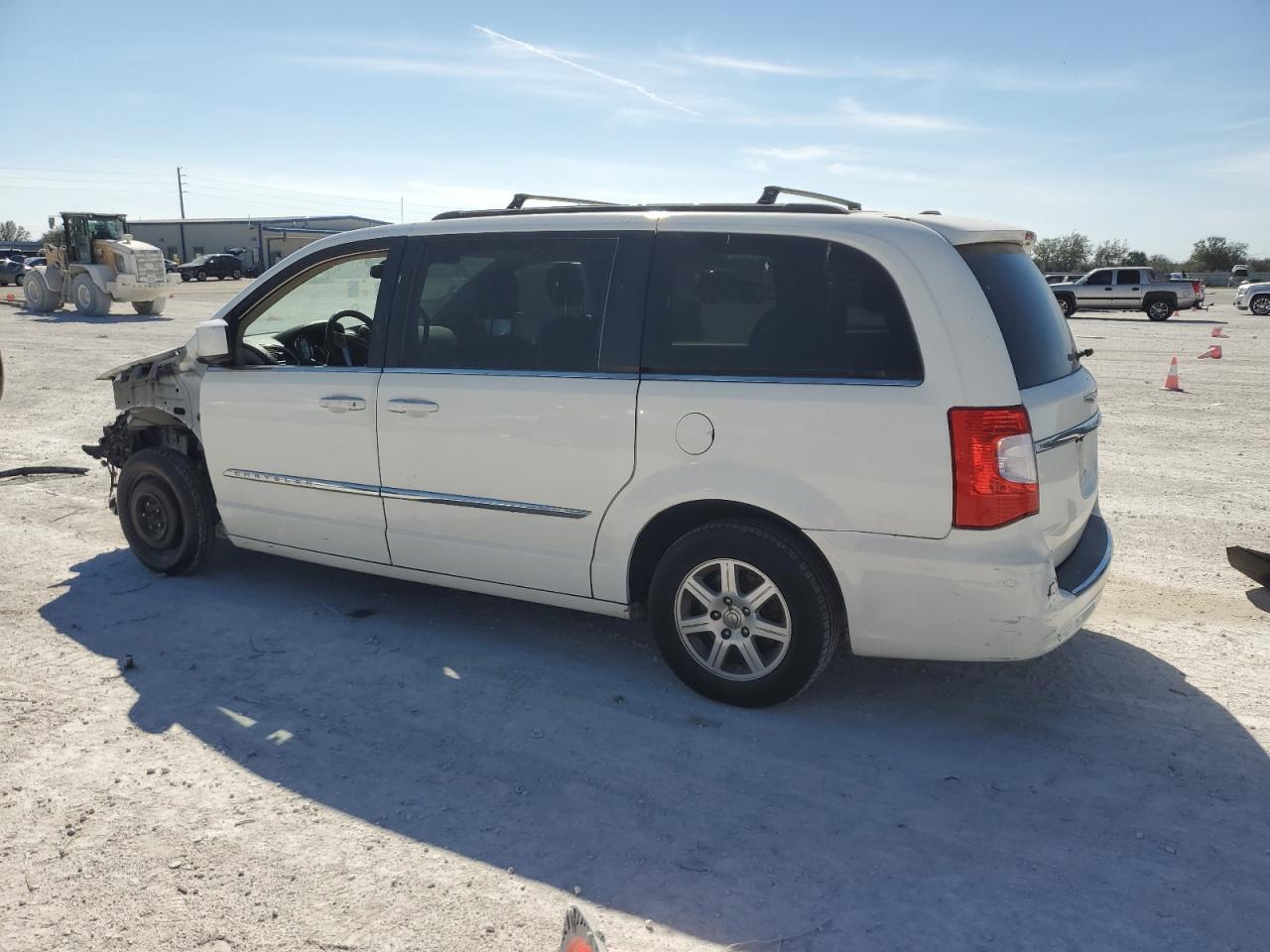 2011 Chrysler Town & Country VIN 2A4RR5DG6BR664968 Copart auction photo, front end damage thumbnail 2
