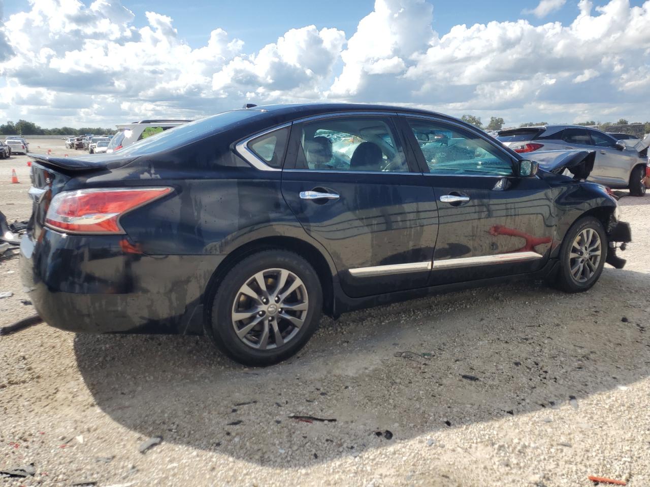 2015 Nissan Altima VIN 1N4AL3APXFN915187 Copart auction photo, front end / minor dent/scratches damage thumbnail 3