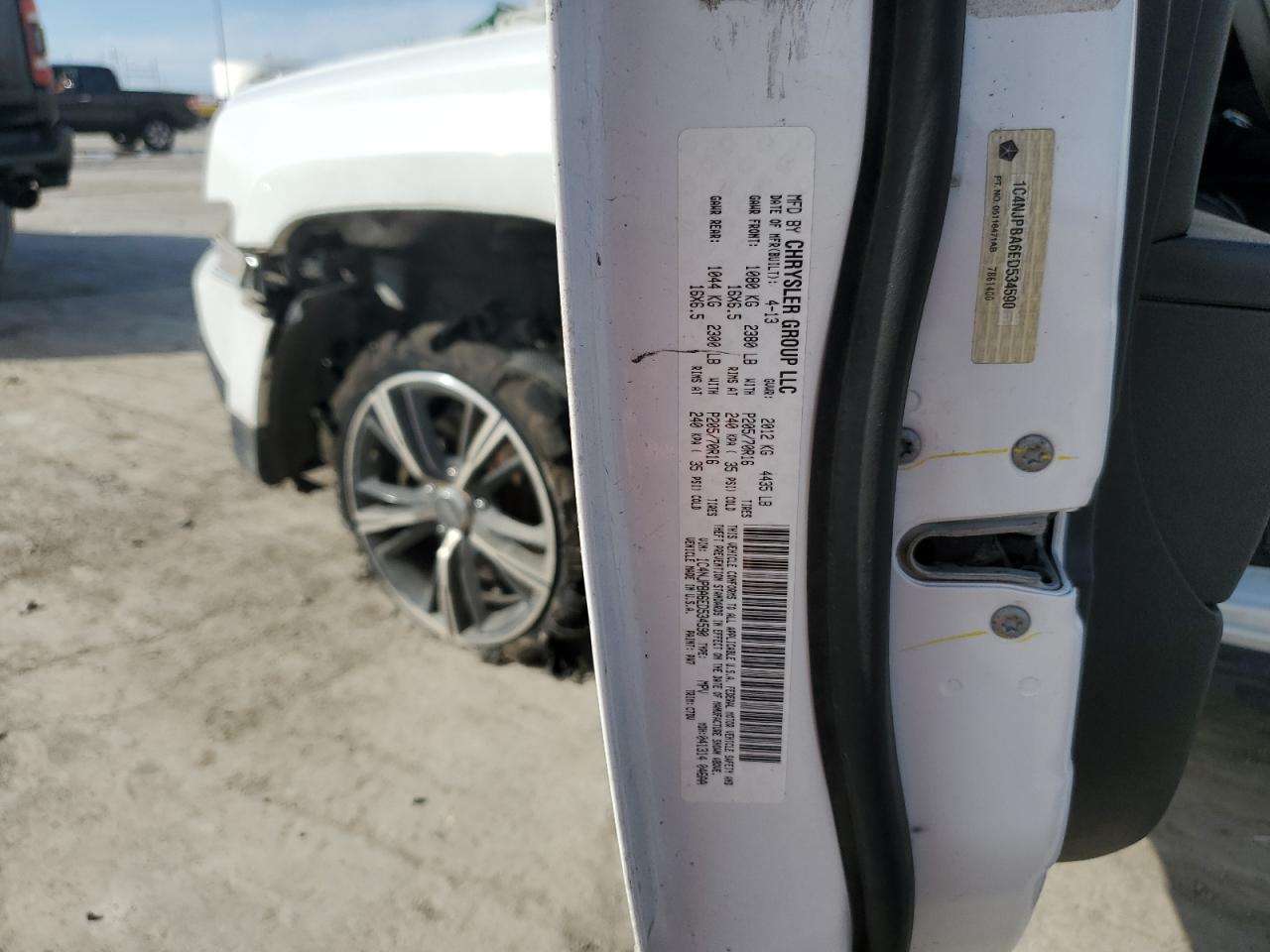 2014 Jeep Liberty (Patriot) VIN 1C4NJPBA6ED534590 Copart auction photo, front end / minor dent/scratches damage thumbnail 14