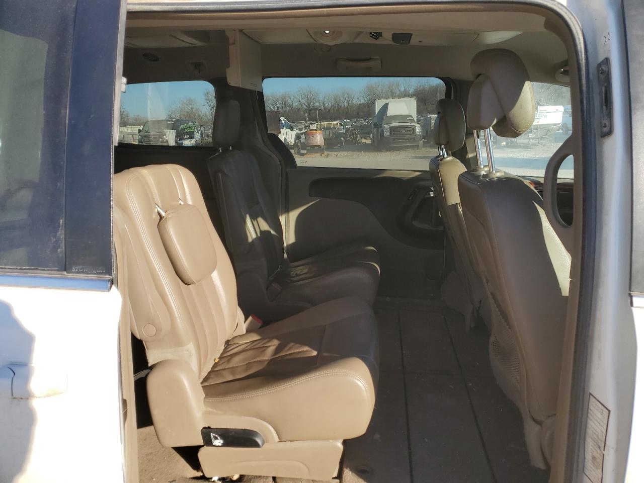 2012 Chrysler Town & Country VIN 2C4RC1BGXCR300055 Copart auction photo, front end damage thumbnail 11