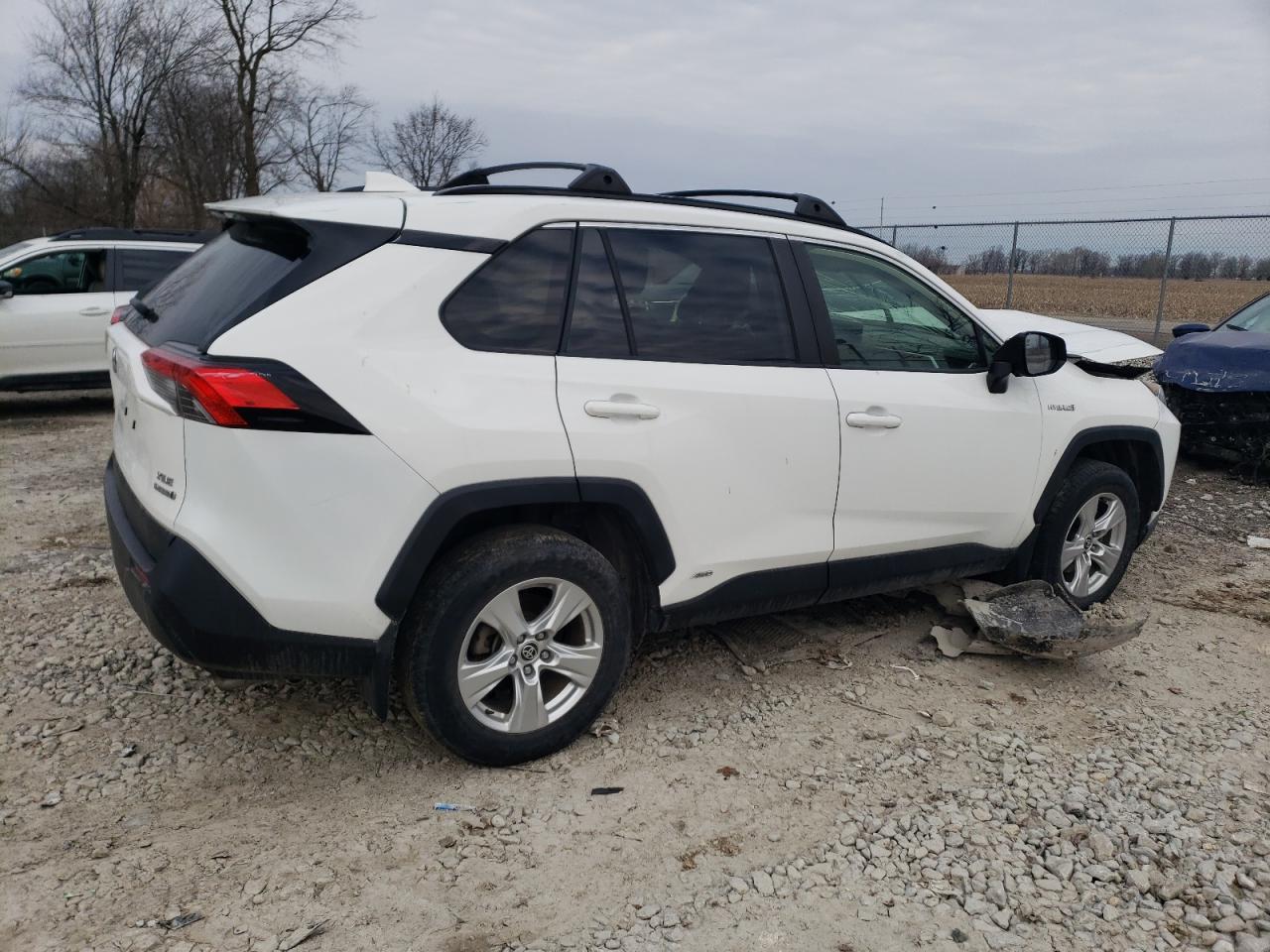 2020 Toyota RAV 4 VIN JTMR6RFV8LD005599 Copart auction photo, front end / side damage thumbnail 3