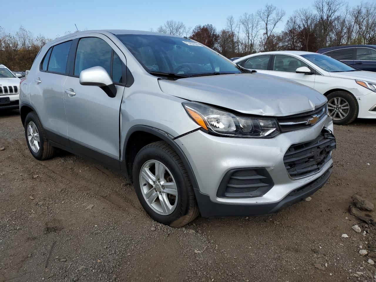 2019 Chevrolet Trax VIN 3GNCJNSB0KL395557 Copart auction photo, front end damage thumbnail 4