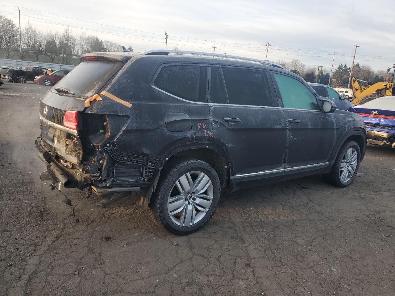 2019 Volkswagen Atlas VIN 1V2MR2CA2KC592539 Copart auction photo, rear end damage thumbnail 3